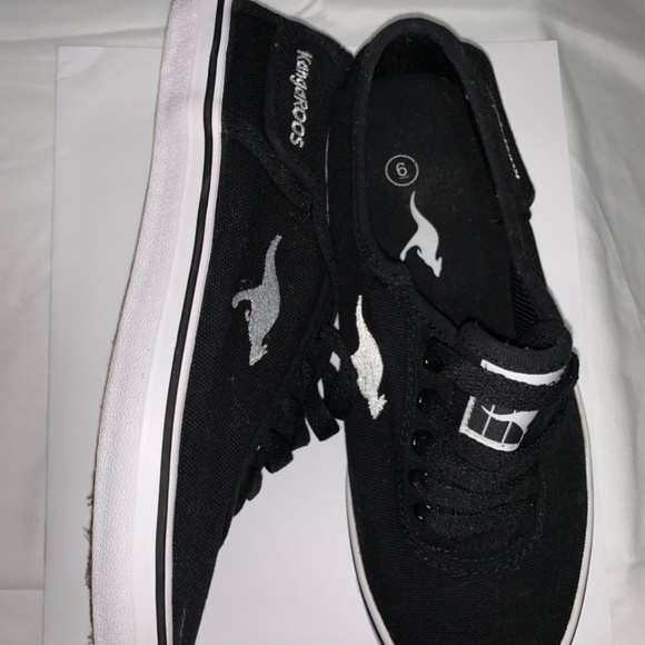CHECK DESCRIPTION -- KANGAROOS SNEAKERS - Picture 2 of 4
